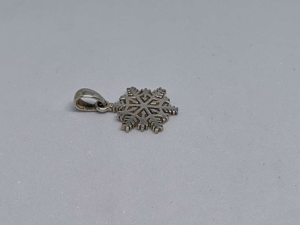 Silver Snowflake Pendant