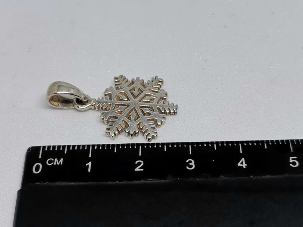 Silver Snowflake Pendant