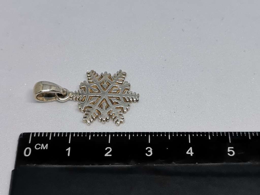 Silver Snowflake Pendant