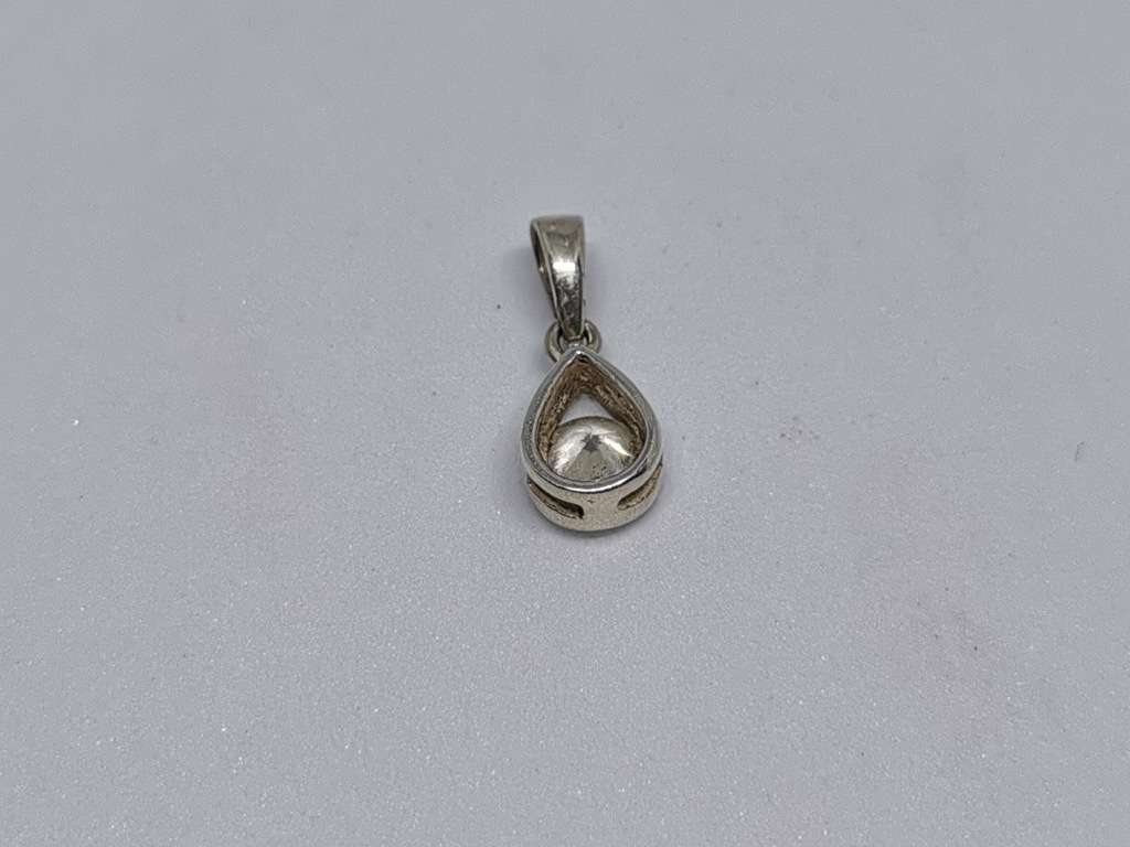 Silver Teardrop Pendant
