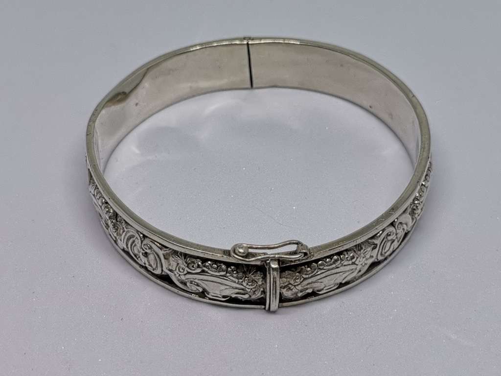 Detailed Silver Bangle
