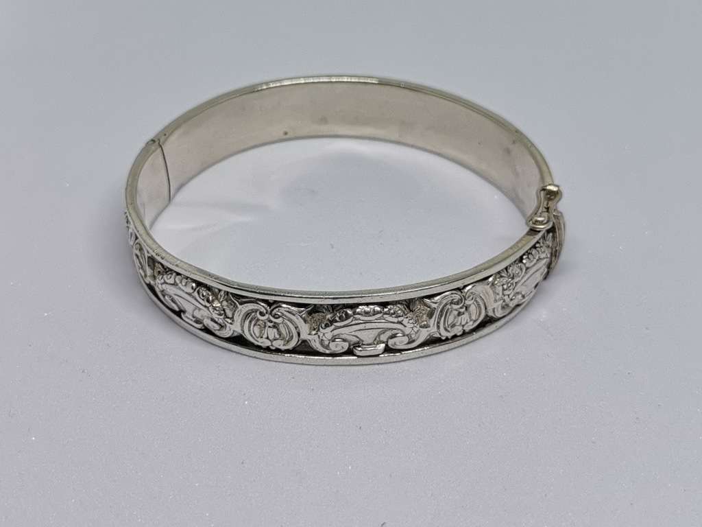 Detailed Silver Bangle