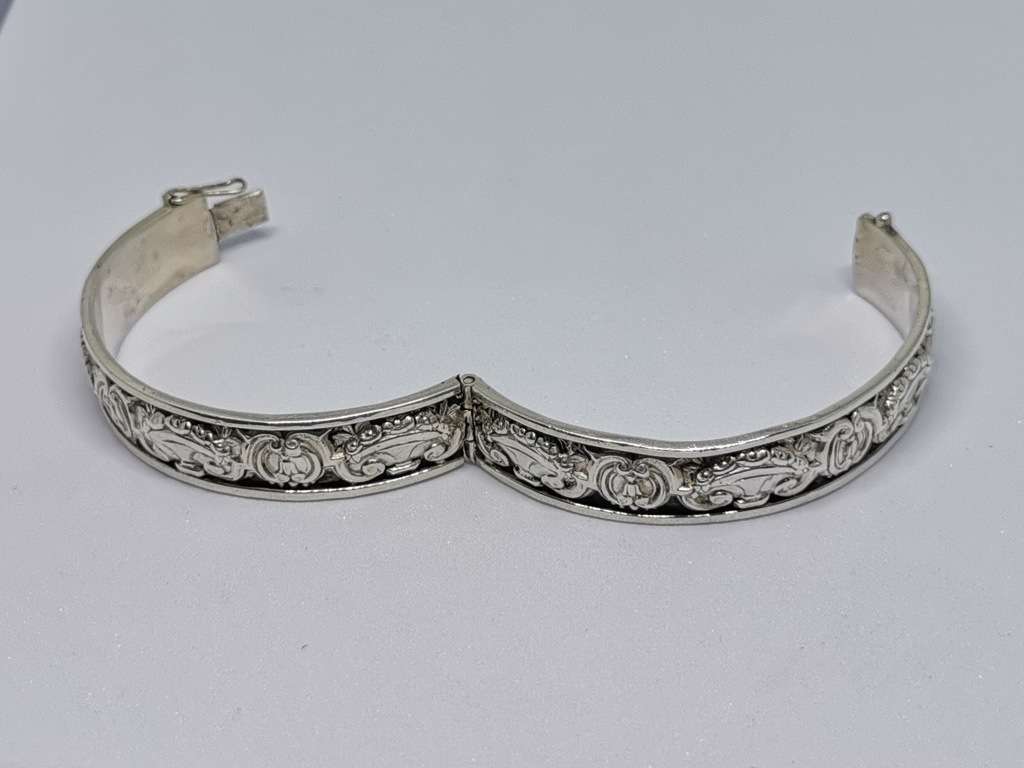 Detailed Silver Bangle