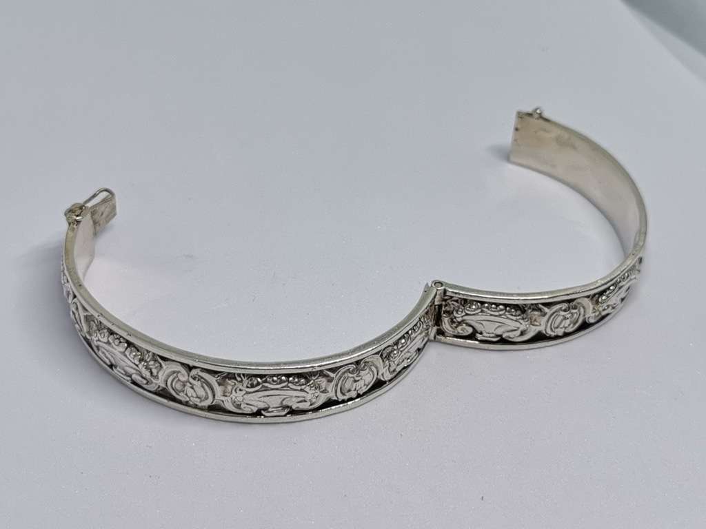 Detailed Silver Bangle