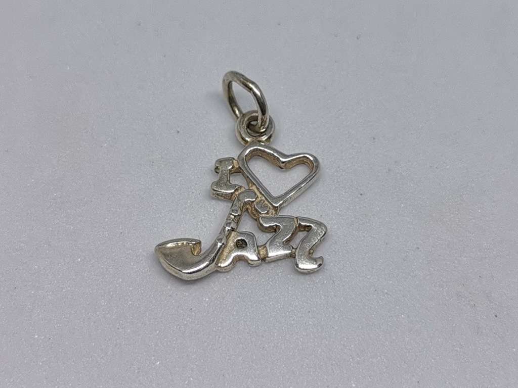 *R1 Auction* Silver Jazz Charm