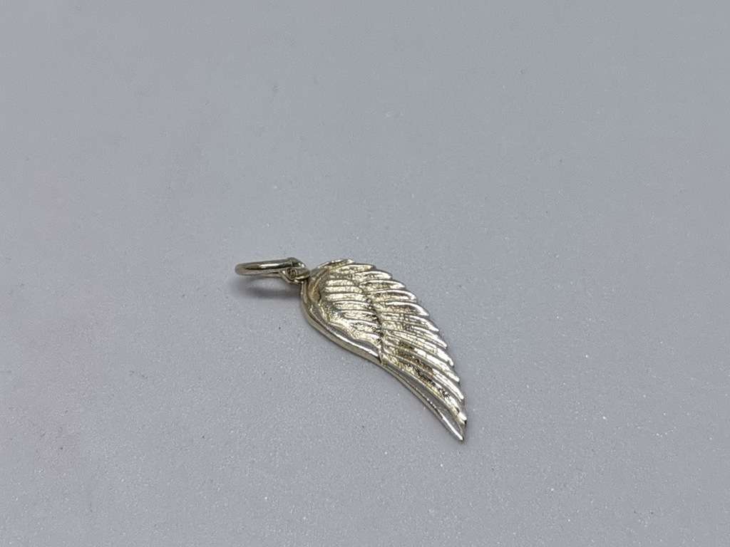 *R1 Auction* Silver Angel Wing Charm