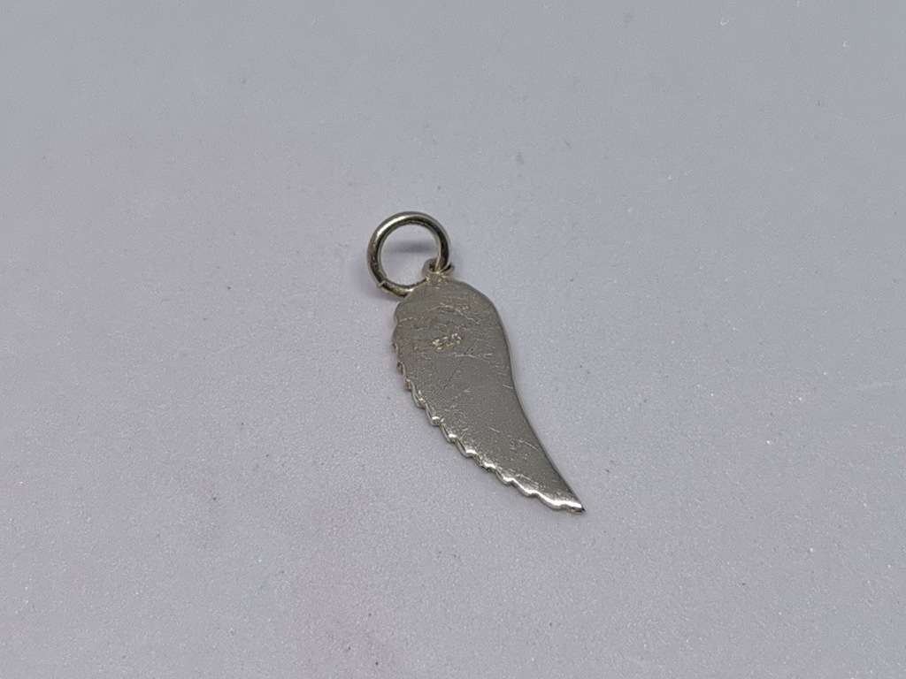 *R1 Auction* Silver Angel Wing Charm