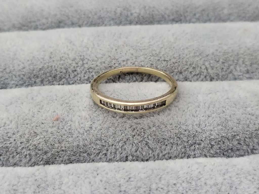 9ct Gold Half-Eternity Ring