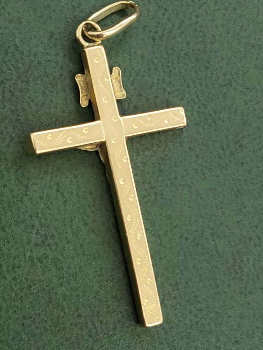 9ct Gold Cross Pendant