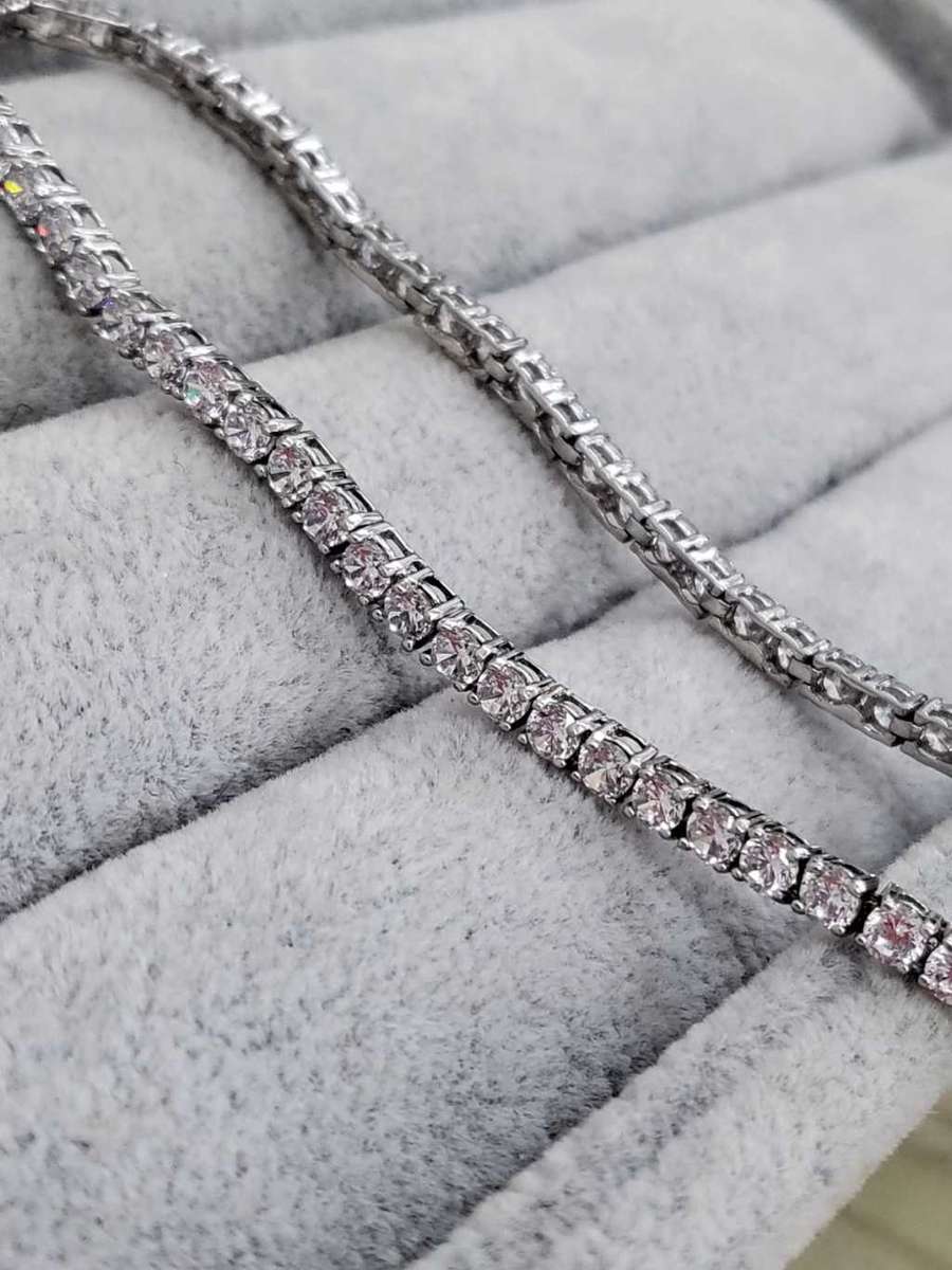 Dazzling Silver Tennis-Bracelet