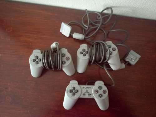 Old PS1 console with cables and 2 games(not tested)