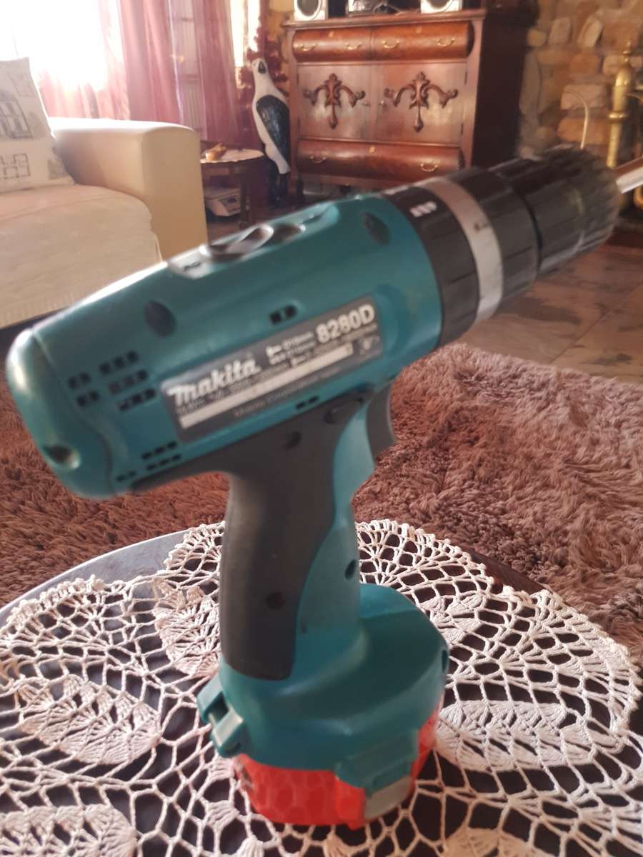 MAKITA CORDLESS DRILL