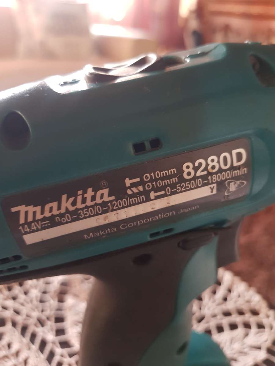 MAKITA CORDLESS DRILL