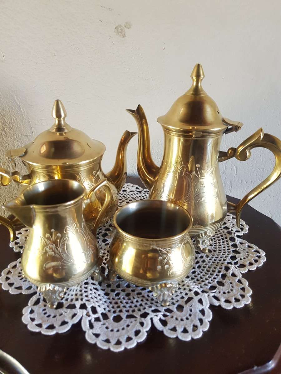 VINTAGE BRASS TEA/COFFEE SET IN PRISTINE CONDITION