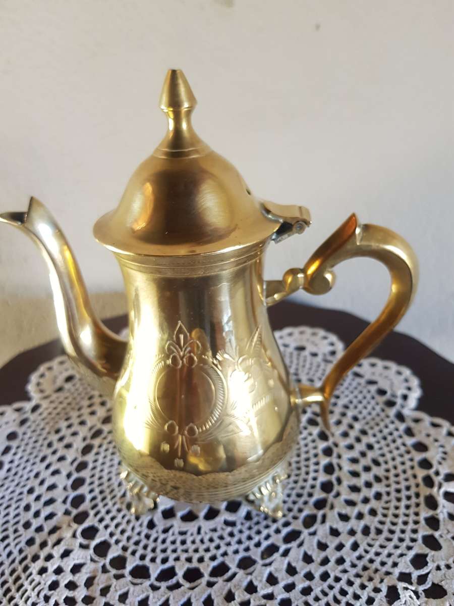 VINTAGE BRASS TEA/COFFEE SET IN PRISTINE CONDITION