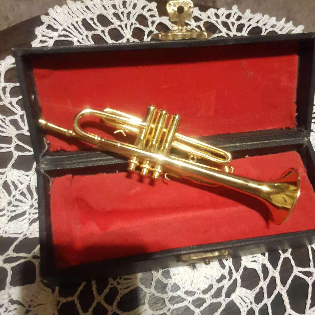 BRASS DISPLAY MINIATURE TRUMPET