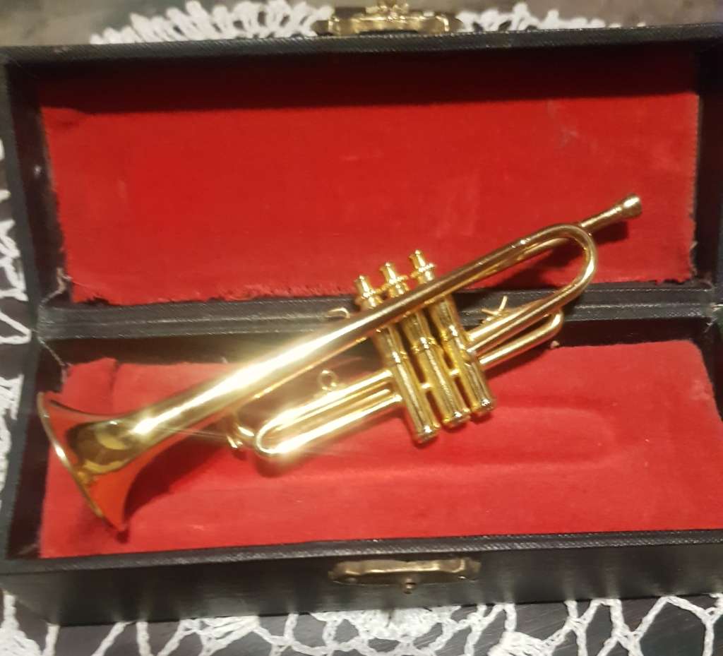 BRASS DISPLAY MINIATURE TRUMPET