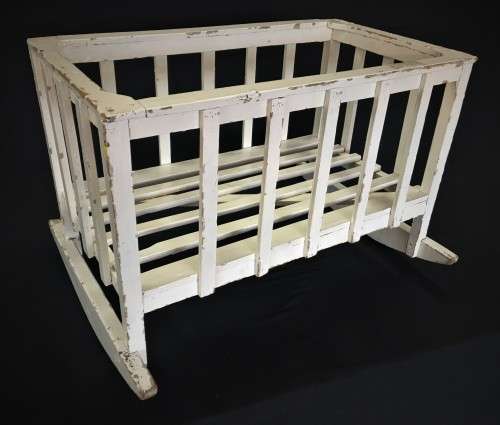 Vintage Doll`s Crib