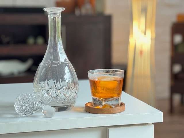 Gorgeous Round Lead Crystal Decanter *NO RESERVE*