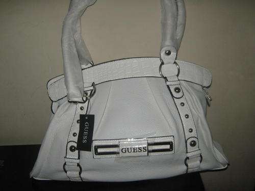 100 % Guess Handbags