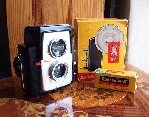 Kodak Brownie Starflex TLR + boxed flash and 127 film roll