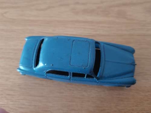 Dinky Peugeot 403