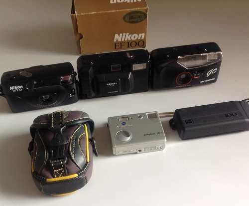 5 Assorted vintage cameras Postage R 65
