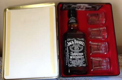 21 BOTTLES OF ASSORTED WHISKEY UP FOR GRABS . SEE PICTURES AND DESCRIPTION.