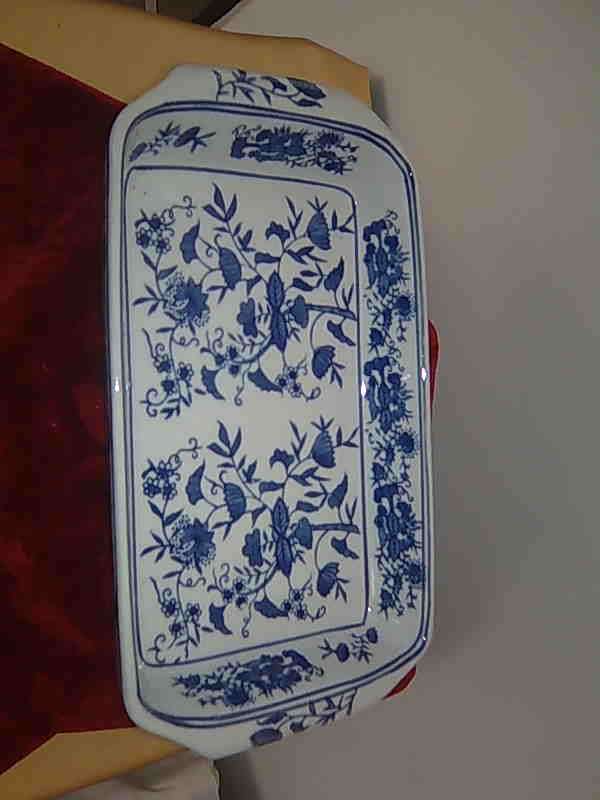 BLUE AND WHITE SERVING DISH