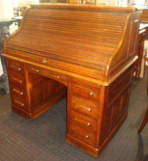 Early 20th Century Oak Rolltop Desk