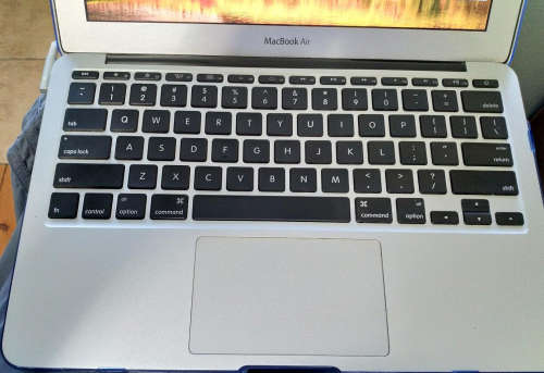 Late 2011 Macbook Air 11`, Intel i5, 128Gb SSD, 2Gb RAM