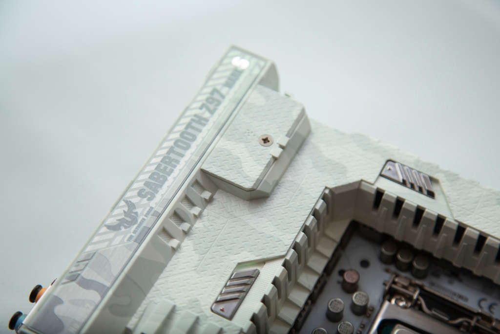 *RARE* Asus Sabertooth z97 White + 4790K + 16GB RAM