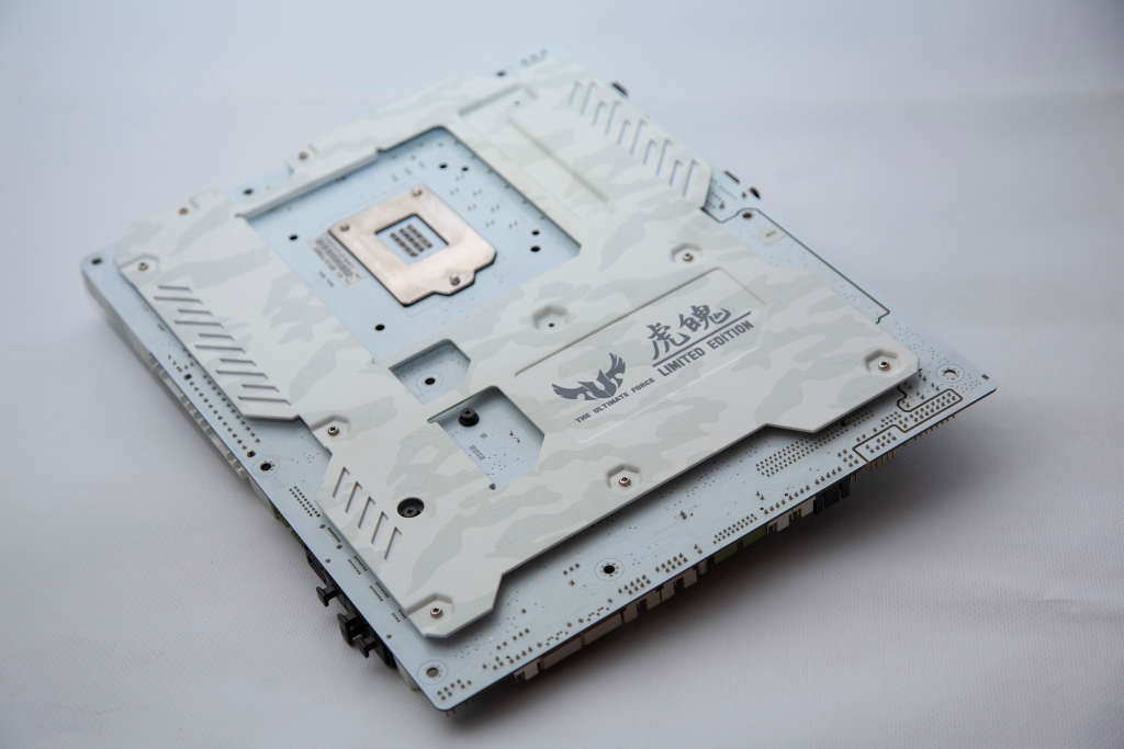 *RARE* Asus Sabertooth z97 White + 4790K + 16GB RAM