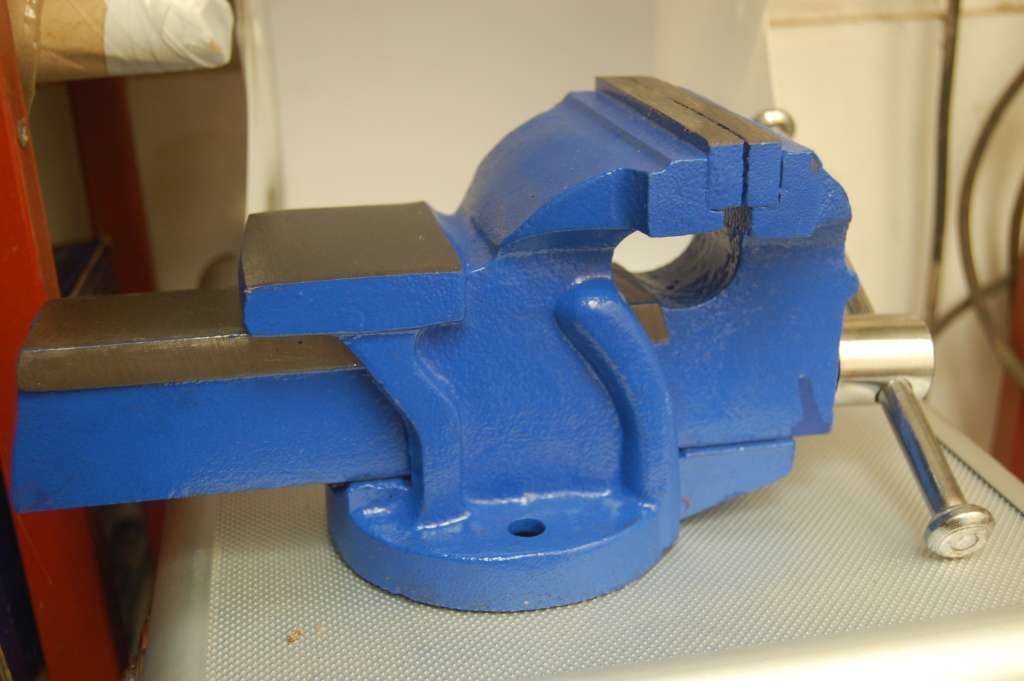 TOPLINE 100MM JAW WIDTH CAST IRON VICE (NEW)
