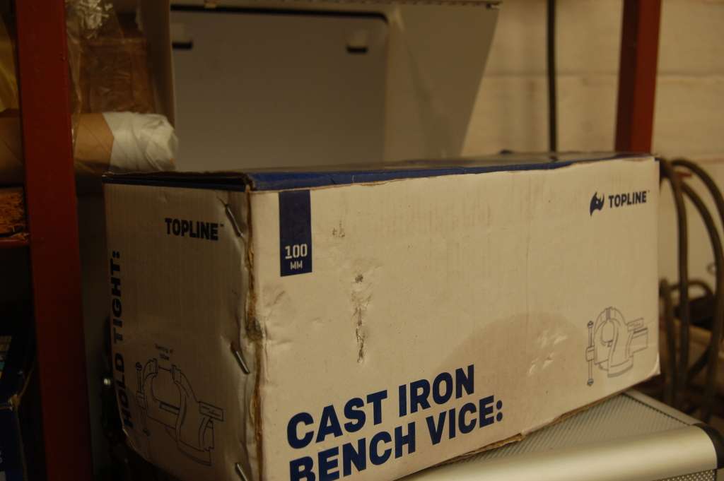 TOPLINE 100MM JAW WIDTH CAST IRON VICE (NEW)