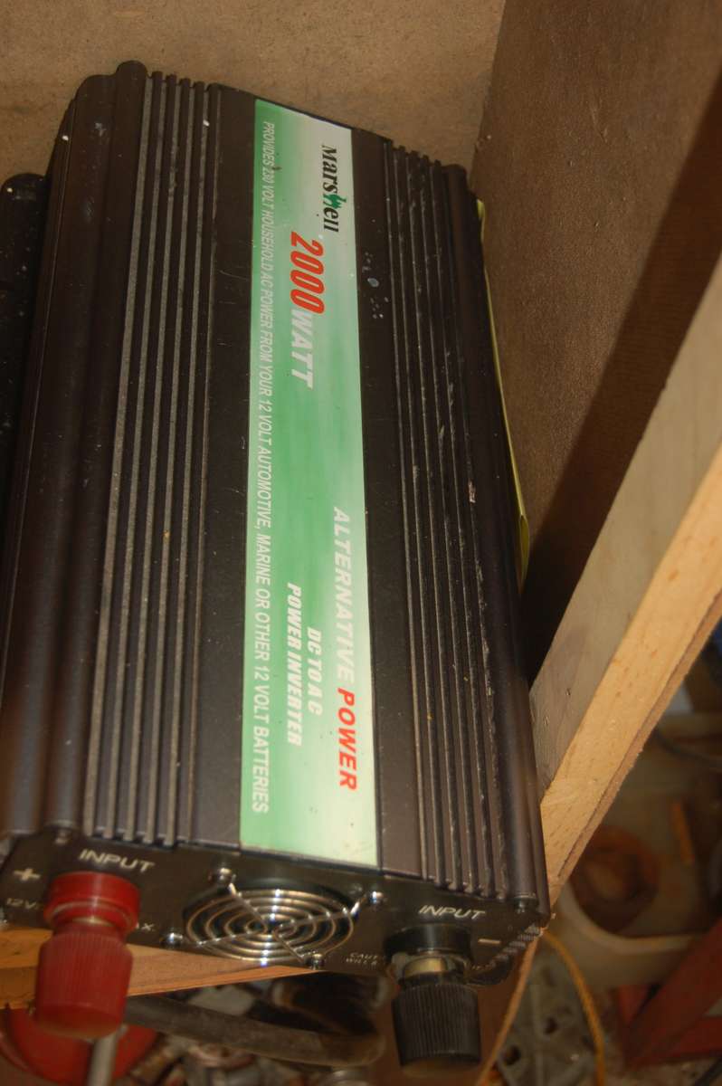 2000W MARSHAL INVERTER OLDER STYLE 12 VOLT DC TO 230VOLT AC TESTED BUT NOT WORKING