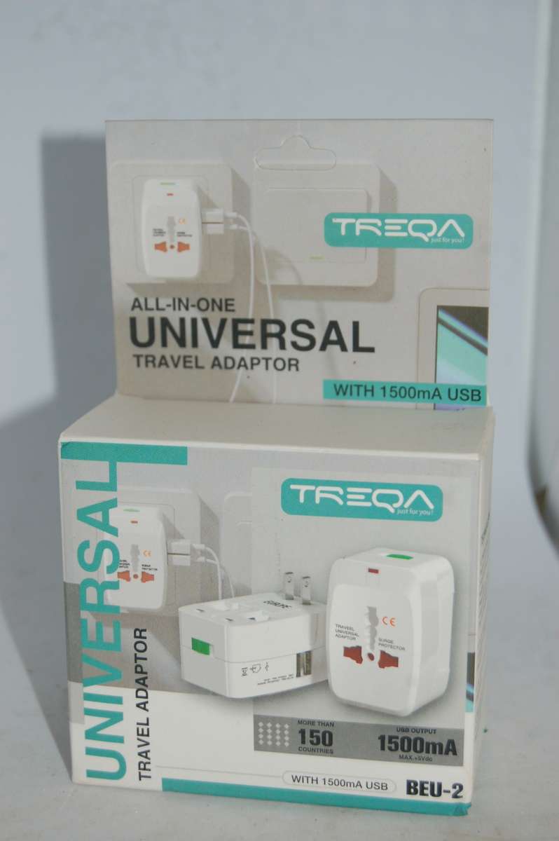UNIVERSAL TRAVEL PLUG ADAPTER