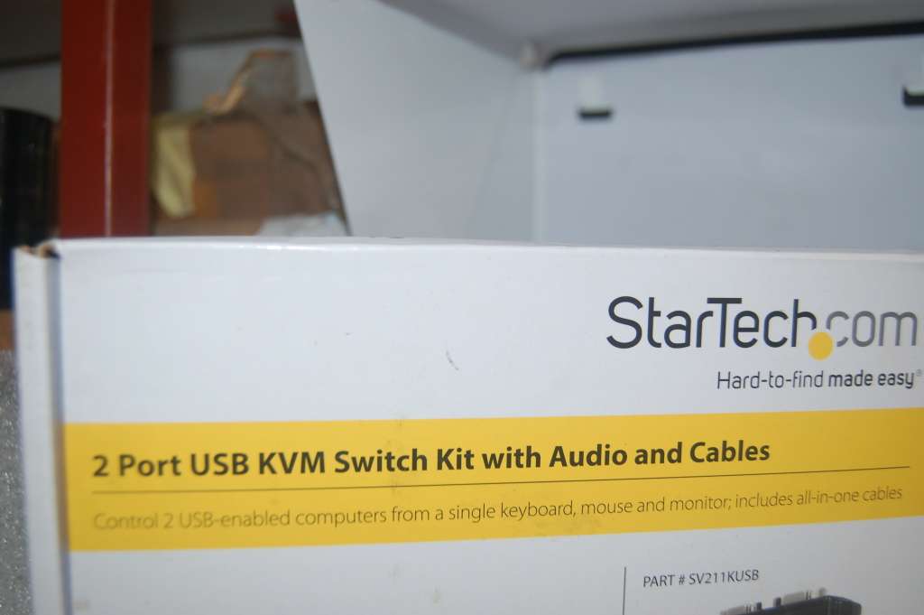 MADE BY STARTECH.COM A 2 PORT USB KVM SWITCH KIT INCLUDING AUDIO AND CABLES