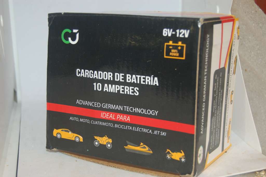 10AMP 6 VOLT AND 12 VOLT BATTERY CHARGER WITH VOLTAGE AUTO DETECT