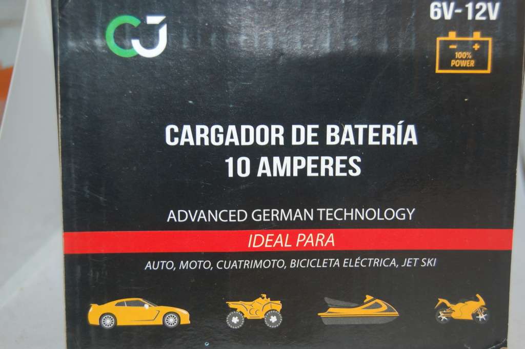 10AMP 6 VOLT AND 12 VOLT BATTERY CHARGER WITH VOLTAGE AUTO DETECT