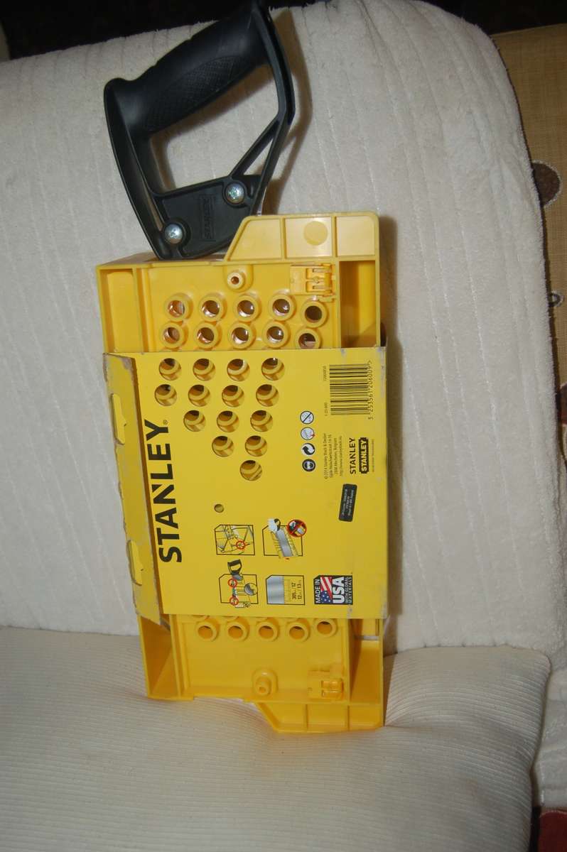 STANLEY CROSSCUT SAW WITH MITRE BOX 22.5, 45 AND 90 DEGREE OPTIONS