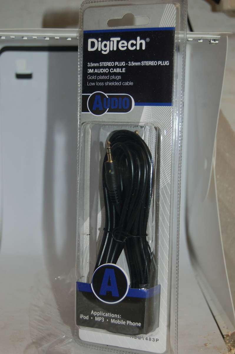 DIGITECH 3.5 MM STEREO AUDIO CABLE WITH 3.5 MM PLUG 3 MT LENGTH