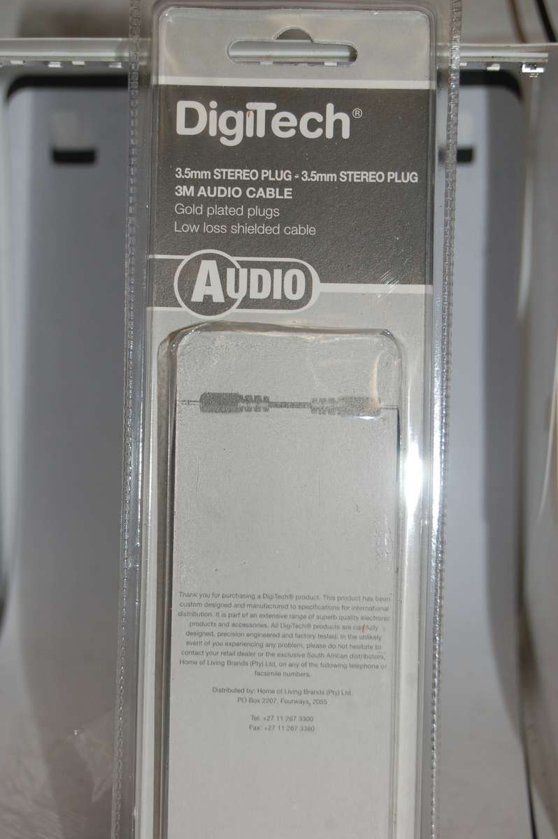 DIGITECH 3.5 MM STEREO AUDIO CABLE WITH 3.5 MM PLUG 3 MT LENGTH