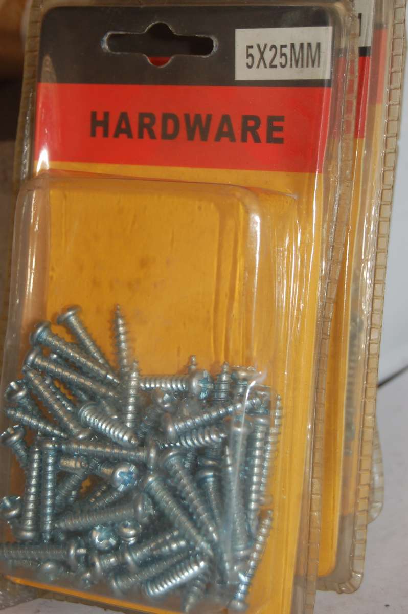 STEEL ROUND HEAD WOOD SCREWS 5MM BY 25MM (40 PER PACK)