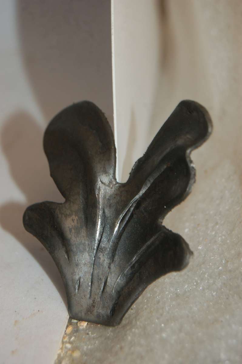 GLR GARLIC LEAF PATTERN IN STEEL FOR WELDING GATE/CHAIR/TABLE FINISH LOOK 12 PIECES PER PACK