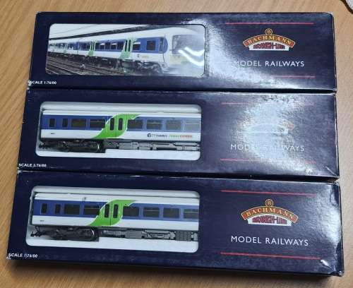 Bachmann OO scale 3 car DMU