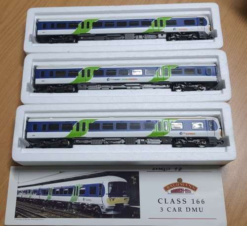 Bachmann OO scale 3 car DMU