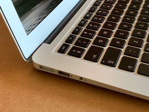 Macbook Air 13" - Early 2015 - 128GB - 4GB - 1.6 GHz