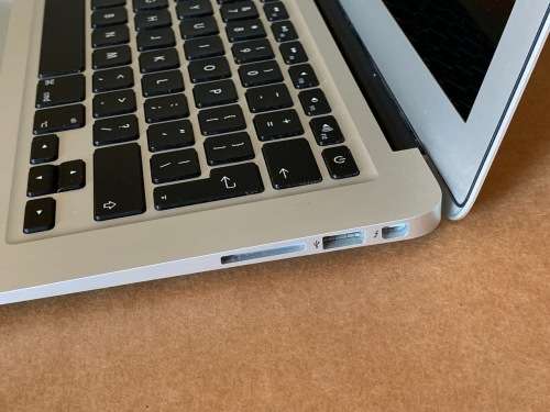 Macbook Air 13" - Early 2015 - 128GB - 4GB - 1.6 GHz