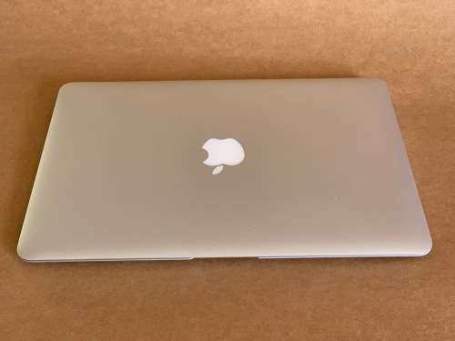 Macbook Air 13" - Early 2015 - 128GB - 4GB - 1.6 GHz